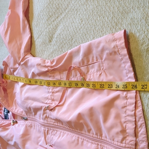 INTL d.e.t.a.i.l.s® parka in a pocket! - Picture 7 of 8